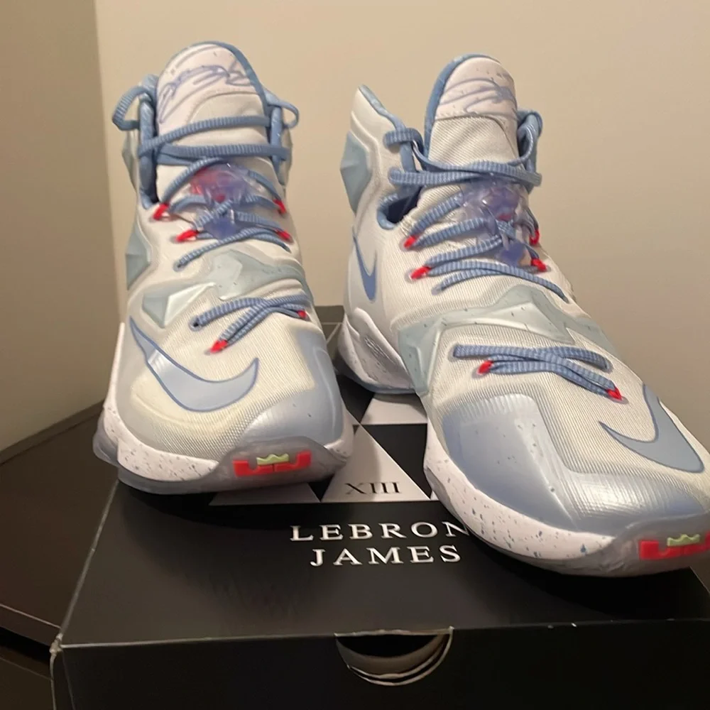 Nike Lebron XIII XMAS men’s size 10 1/2 - Picture 4 of 13